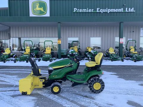 Main image for 2022 John Deere X370 Lawn Tractor