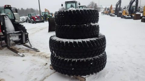 Main image for Used Nokian 13.6-24 et 16.9-34 Tires