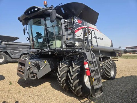 Main image for Used 2016 Gleaner S97 Combine
