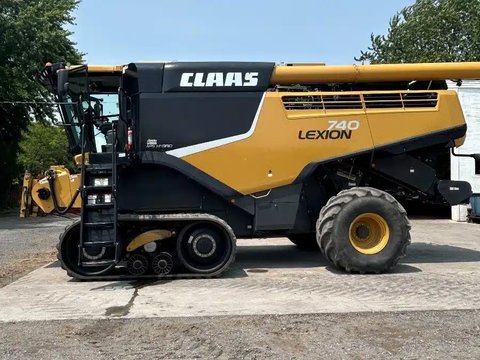 Main image for Used 2017 CLAAS LEXION 740TT Combine