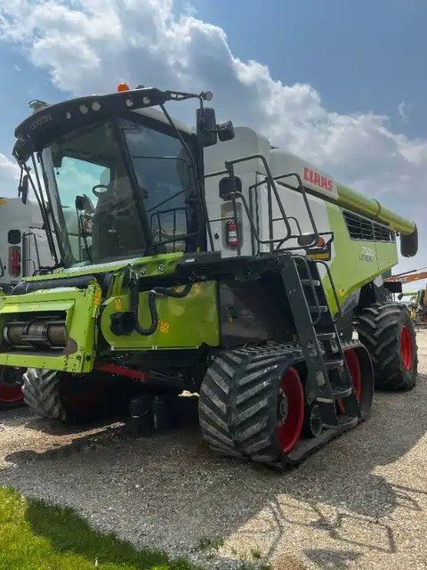 Main image for Used 2021 CLAAS LEXION 7500tt Combine