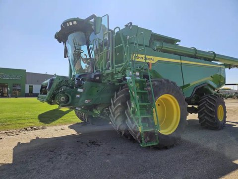 Main image for Used 2023 John Deere X9 1000 Combine