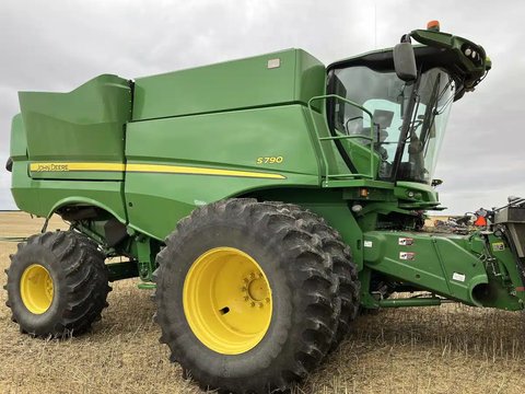 Main image for Used 2018 John Deere S790 Combine