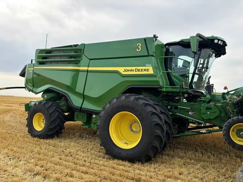 Main image for Used 2021 John Deere X9 1000 Combine