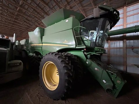 Main image for Used 2017 John Deere S670 Combine