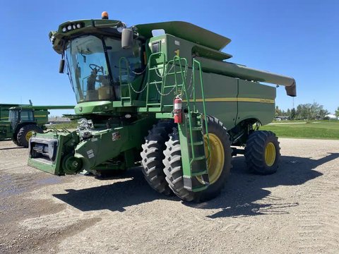 Main image for Used 2013 John Deere S670 Combine