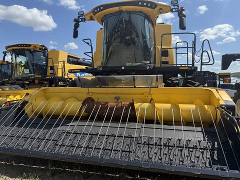 Main image for Used 2021 New Holland CR10.90Z Combine