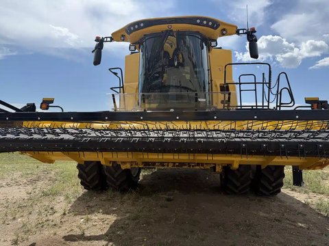 Main image for Used 2024 New Holland CR10.90Z Combine