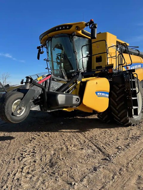Main image for Used 2021 New Holland CR9.90Z Combine