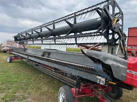 Main image for Used Massey Ferguson 9250 Header - Draper