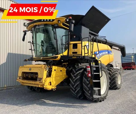 Main image for Used 2015 New Holland CR8.90 Combine