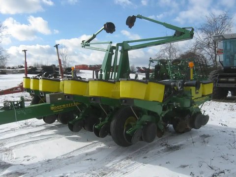 Main image for Used John Deere 1760 Planter