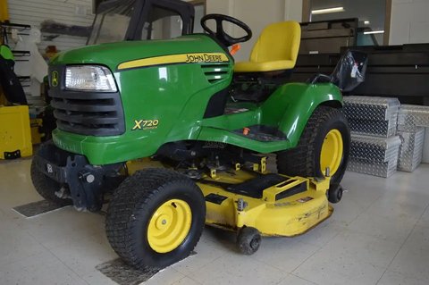 Main image for Used 2008 John Deere X720 Lawn Tractor