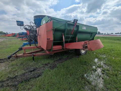 Main image for Used 2004 Farm Aid 430 Feed Wagon
