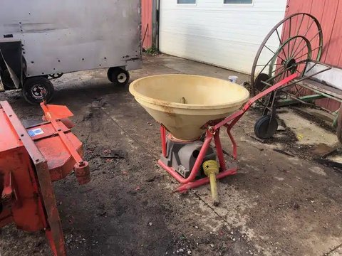 Main image for Used Vicon Fertilizer Spreader Spreader - Fertilizer