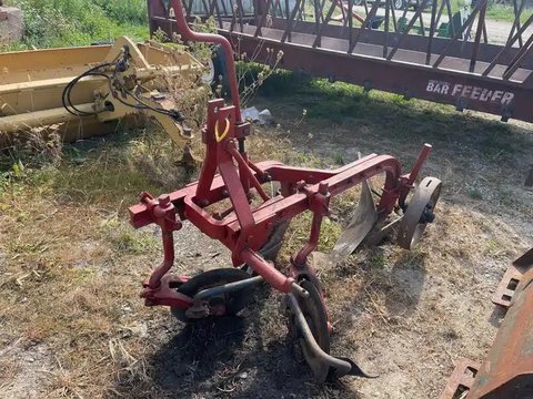 Main image for Used International Harvester 2 Furrow Chisel Plow