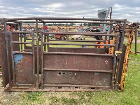 Main image for Used Head Gate Cattle Squeeze