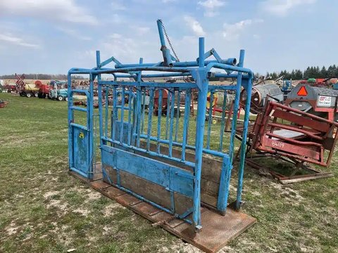 Main image for Used Frey Cattle Squeeze Chute Miscellaneous