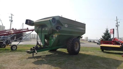 Main image for Used 2012 J&M 875 Grain Cart