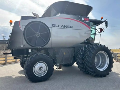 Main image for Used 2019 Gleaner S96 Combine