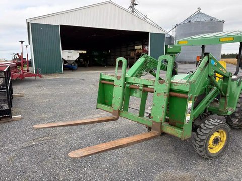 Main image for Used John Deere 2000 LBS QA Pallet Forks Pallet Fork