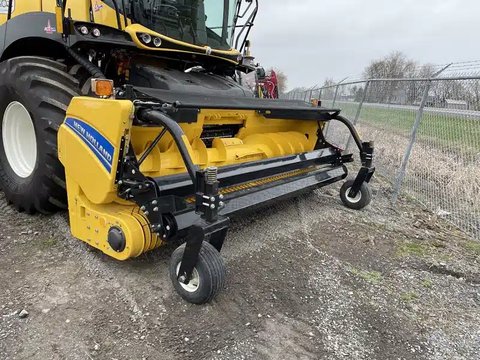 Main image for New 2022 New Holland 380 FP Header - Forage