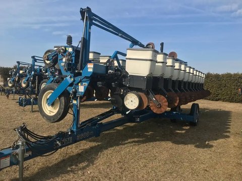 Main image for Used 2001 Kinze 3600 Planter