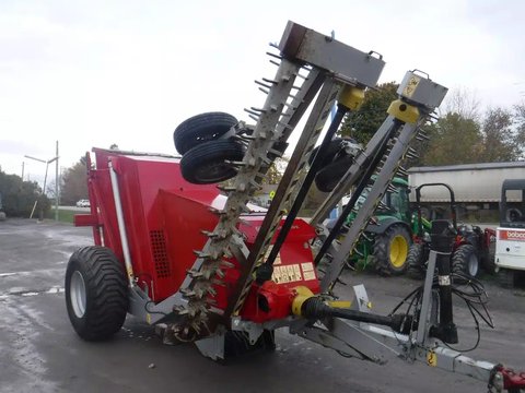 Main image for Used 2013 Kongskilde STONEBEAR SB5200 Rock Picker