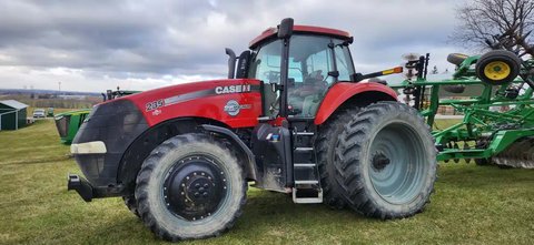 Main image for Used 2013 Case IH MAGNUM 235 Tractor