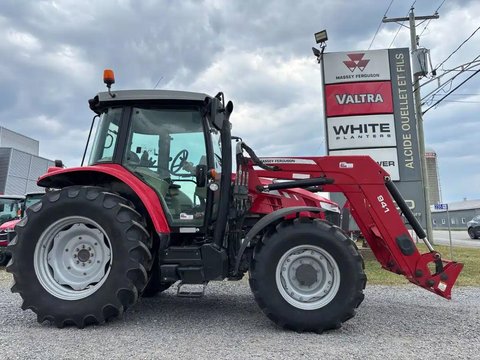 Main image for Used 2015 Massey Ferguson 5611 Tractor