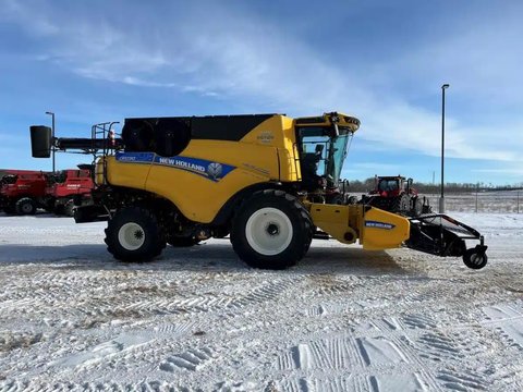 Main image for Used 2023 New Holland CR10.90 Combine