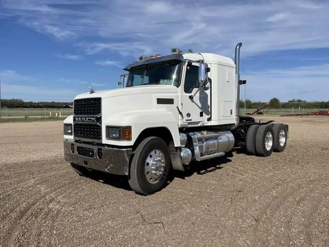 Main image for Used 2022 Mack PINNACLE 64T Semi-Truck