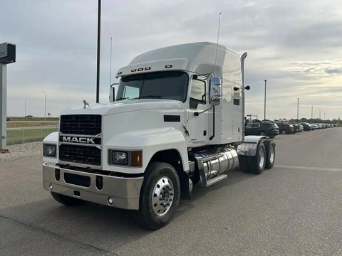 Main image for Used 2024 Mack PINNACLE 64T Semi-Truck