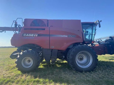 Main image for Used 2018 Case IH 8240 Combine
