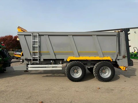 Main image for Used 2021 Unspecified BEGIN 15 TONNE Manure Spreader
