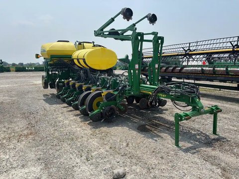 Main image for Used 2021 John Deere 1775NT Planter