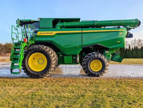 Main image for 2025 John Deere S7 700 Combine