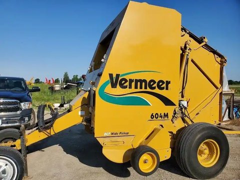 Main image for Used 2006 Vermeer 604M Round Baler