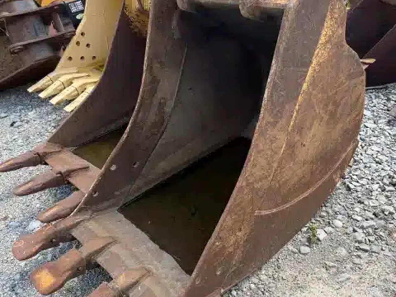 1997 Caterpillar CAT215C30HD Accessoires