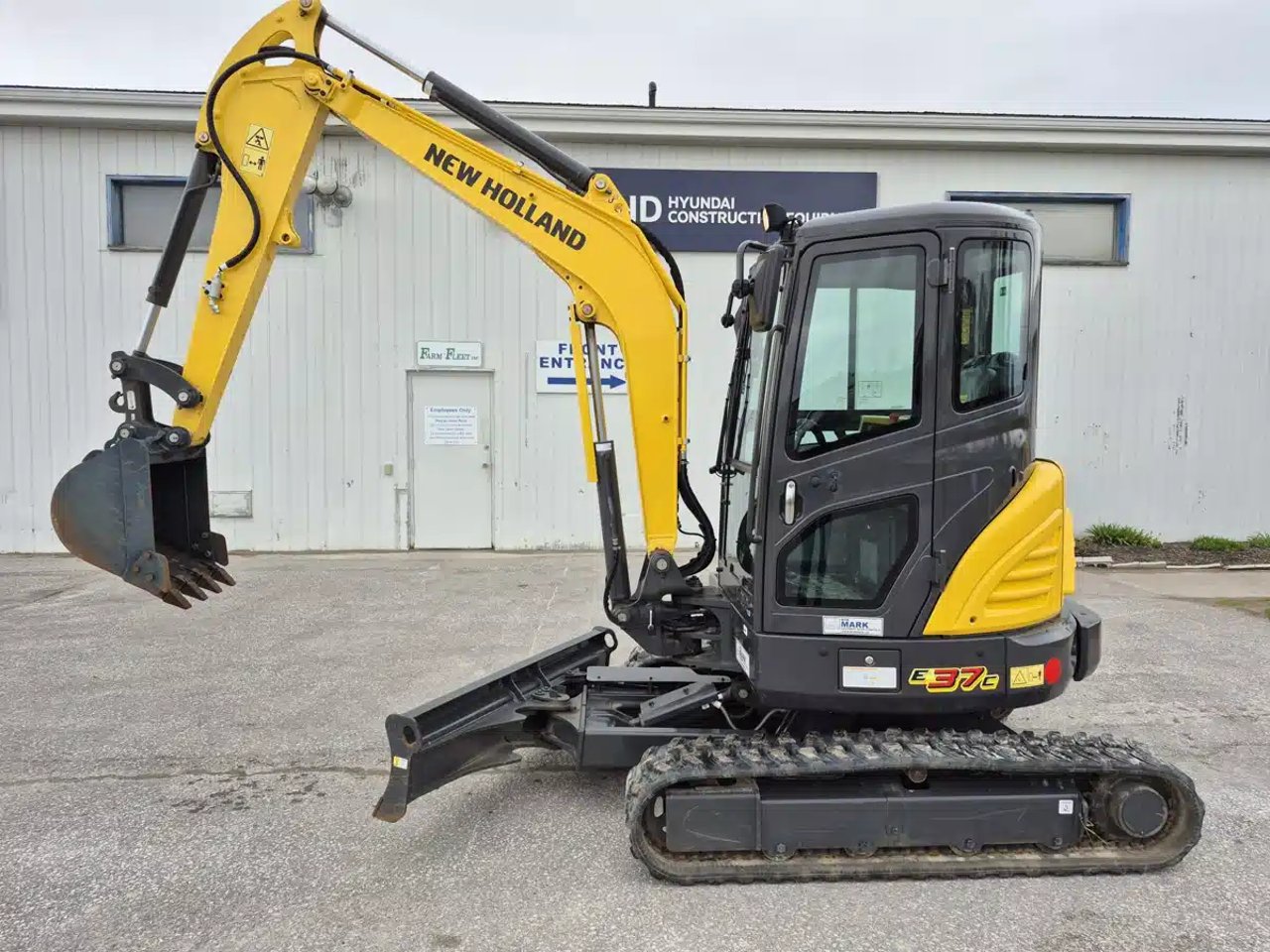2023 New Holland E37C Excavatrice