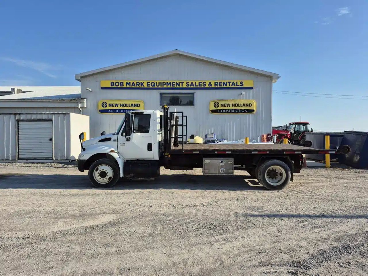 2002 International 4300 DT466 Truck - Roll Off