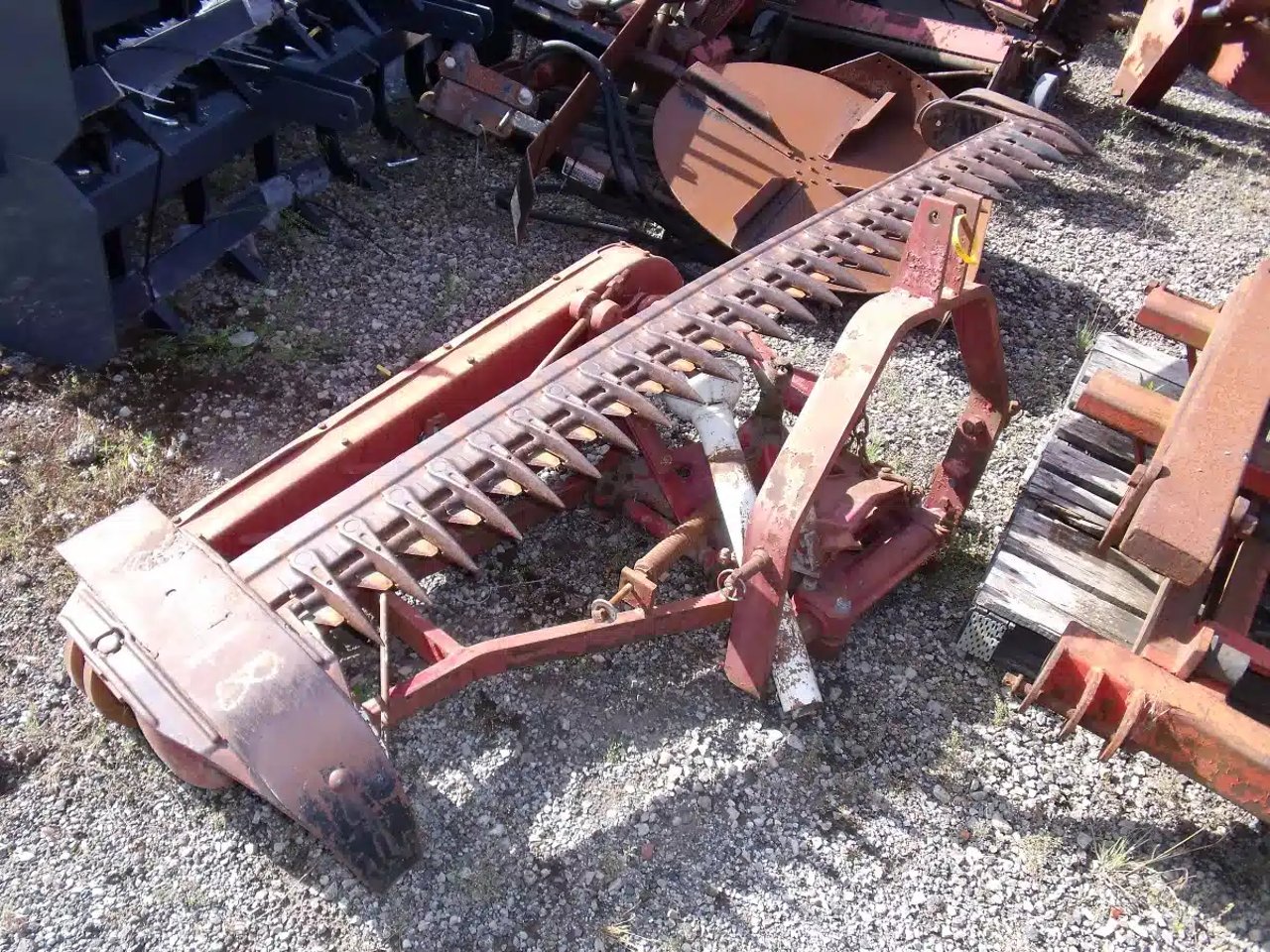 International Harvester 1300 Faucille