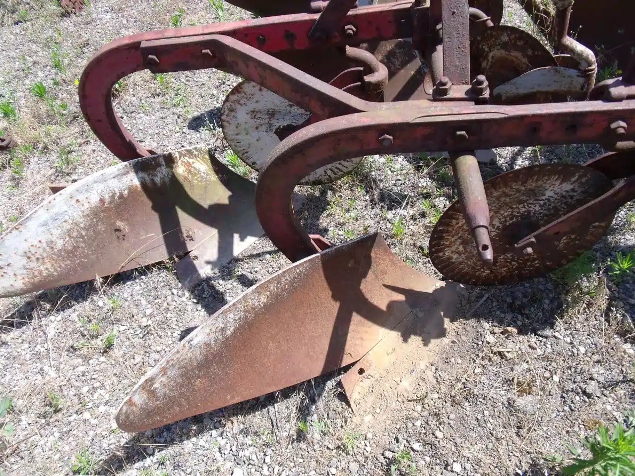 Ford 2 furrow Charrue