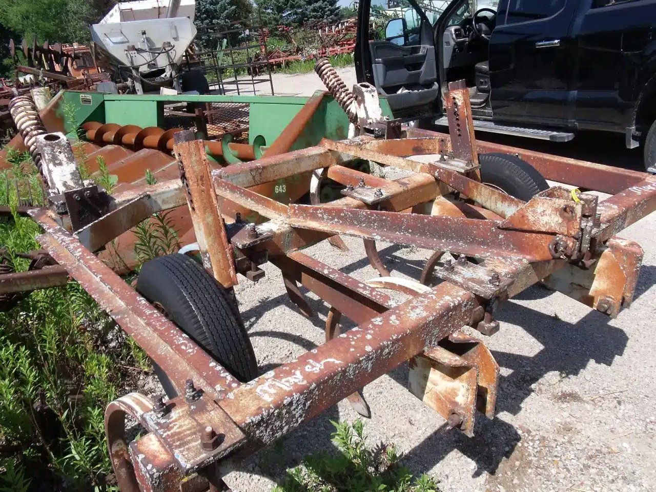 DMI 8' Cultivateur Sous-soleur