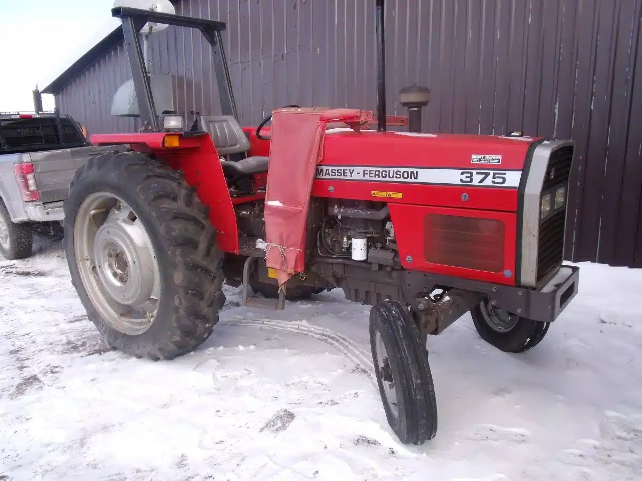 Massey Ferguson 375 Tracteur