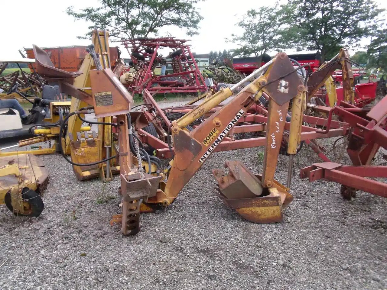 International Harvester 3082A Accessoires pour rétrocaveuse