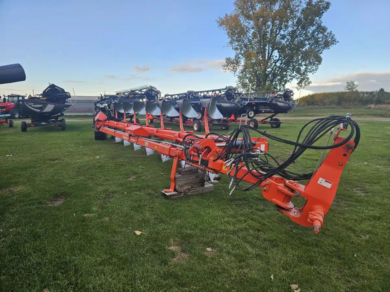 2023 Kubota RS7005V Charrue