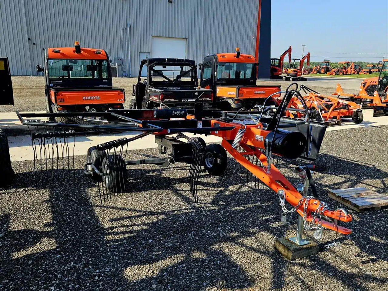 2025 Kubota RA1042T râteau