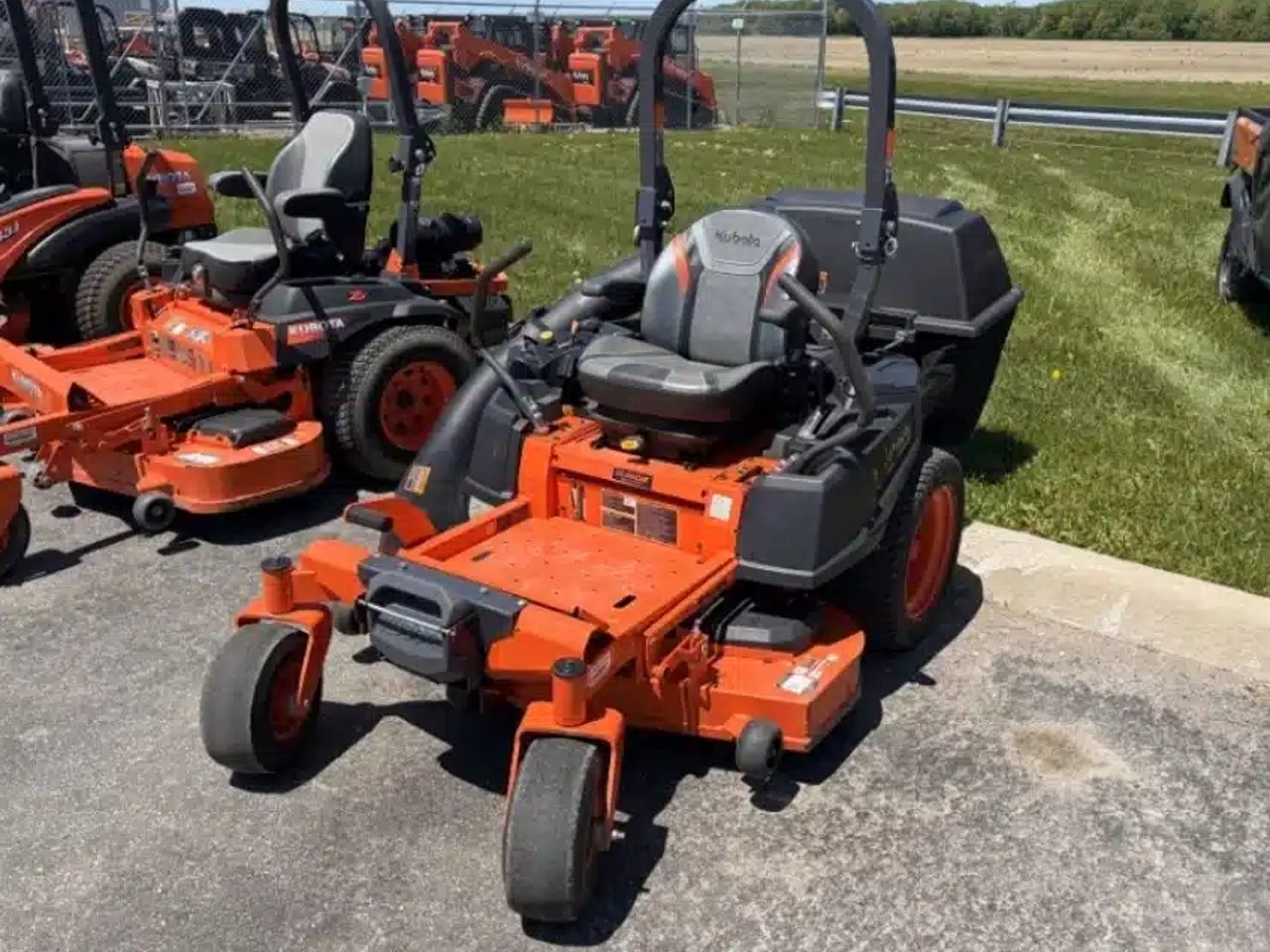 2023 Kubota Z242KW-48 Tondeuse à rayon de braquage zéro