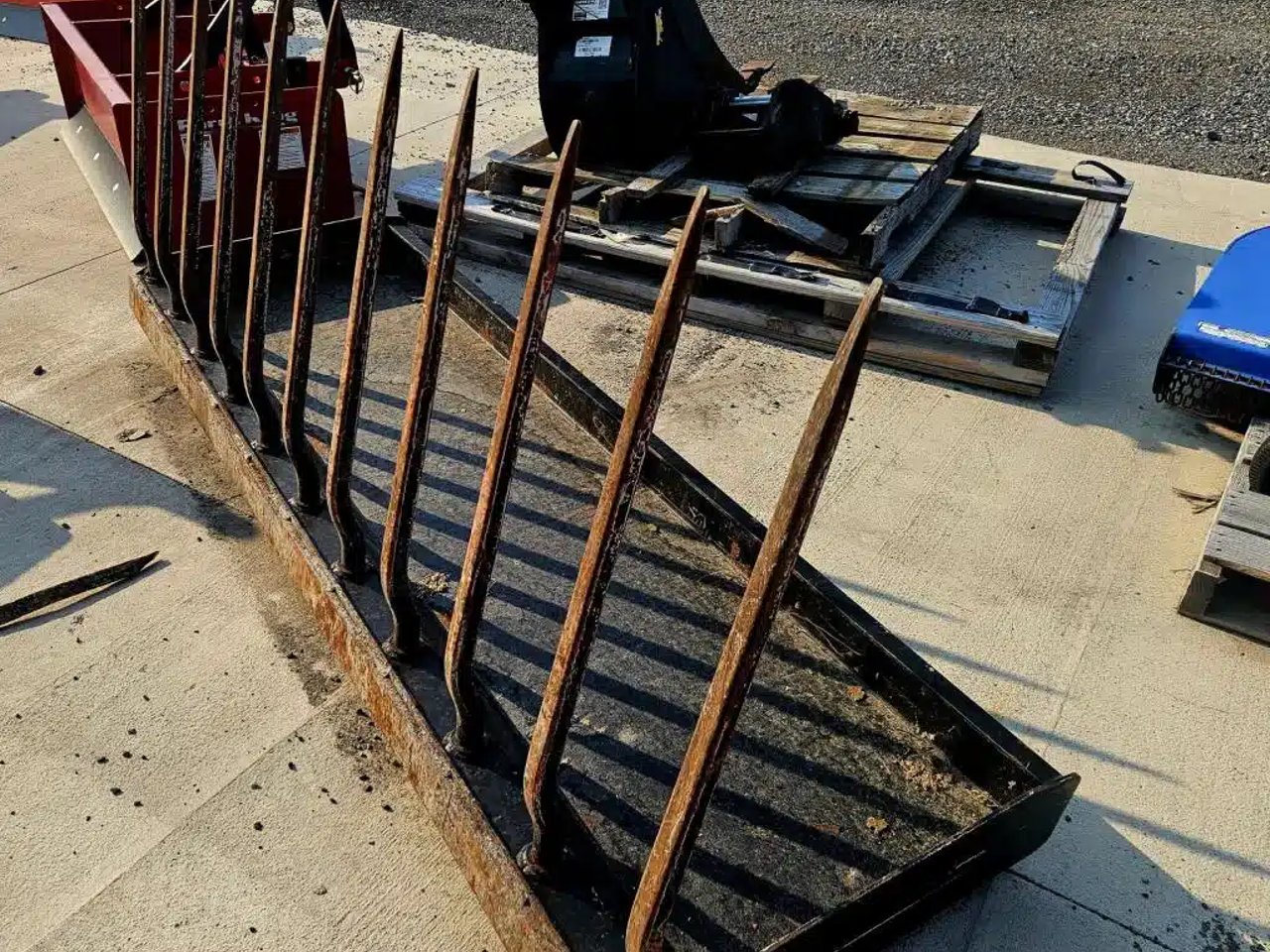 2016 HLA Attachments MFE84 Manure Fprk Fourche à fumier